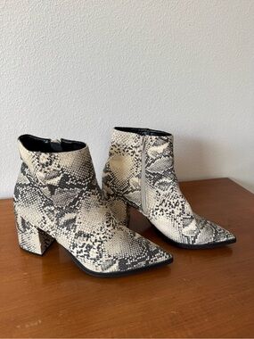 Snake-Print Block Heel Ankle Boots - Cream/Black